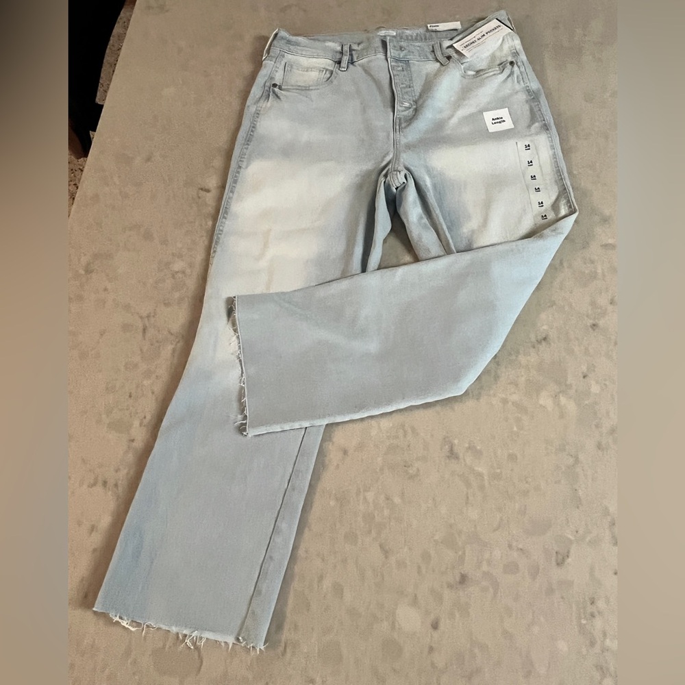 OLD NAVY High Rise OG Straight Button Fly Jeans Size 14 Casual Stretch Light Was